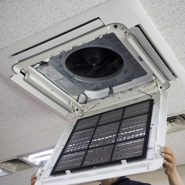 東京都葛飾区で、業務用エアコンクリーニングをするなら、当社へお任せください。